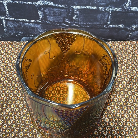 Large Marigold Carnival Glass Vase - Picture 2 of 6